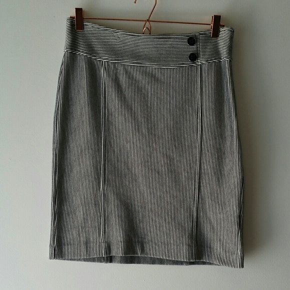 Banana Republic Dresses & Skirts - Banana Republic stripe skirt